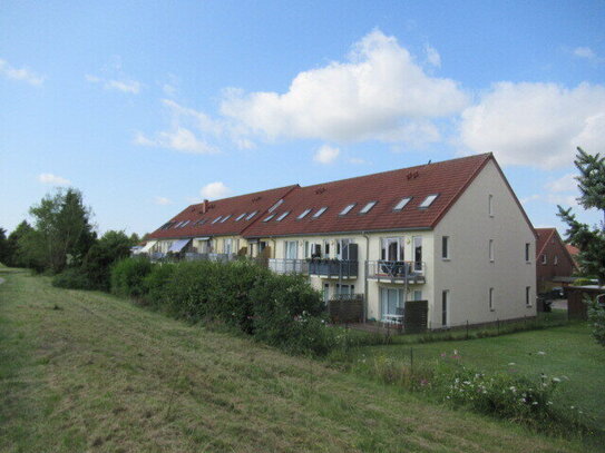 Gut vermietete 1 ½ - Zimmerwohnung mit Terrasse und PKW-Stellplatz in Schwerin - Friedrichsthal