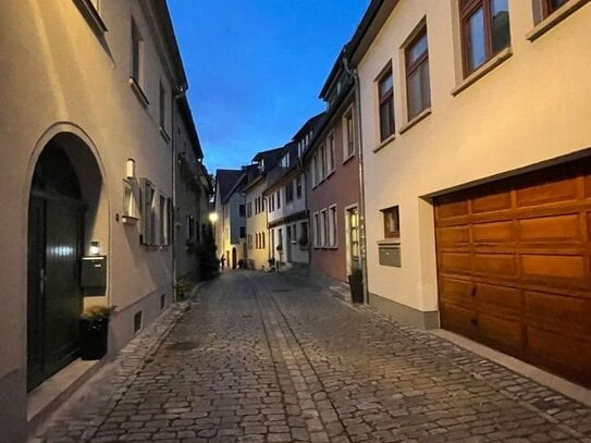 Mitten in der Stadt mit Hof und Garten - Haus in treue Hände zu übergeben