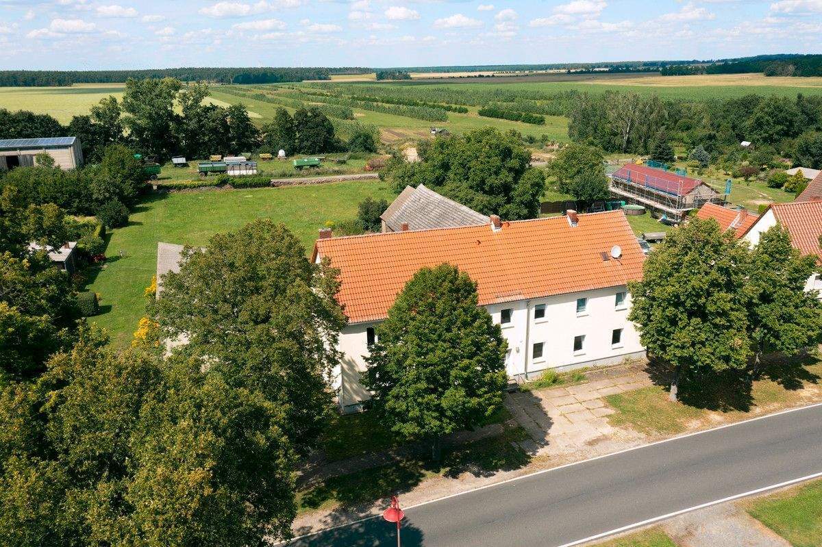 Immobilie in Niederer Fläming - Einzigartige Investitionsmöglichkeit - attraktives Mehrfamilienhaus mit großem Entwicklungspotenzial - Bild 0