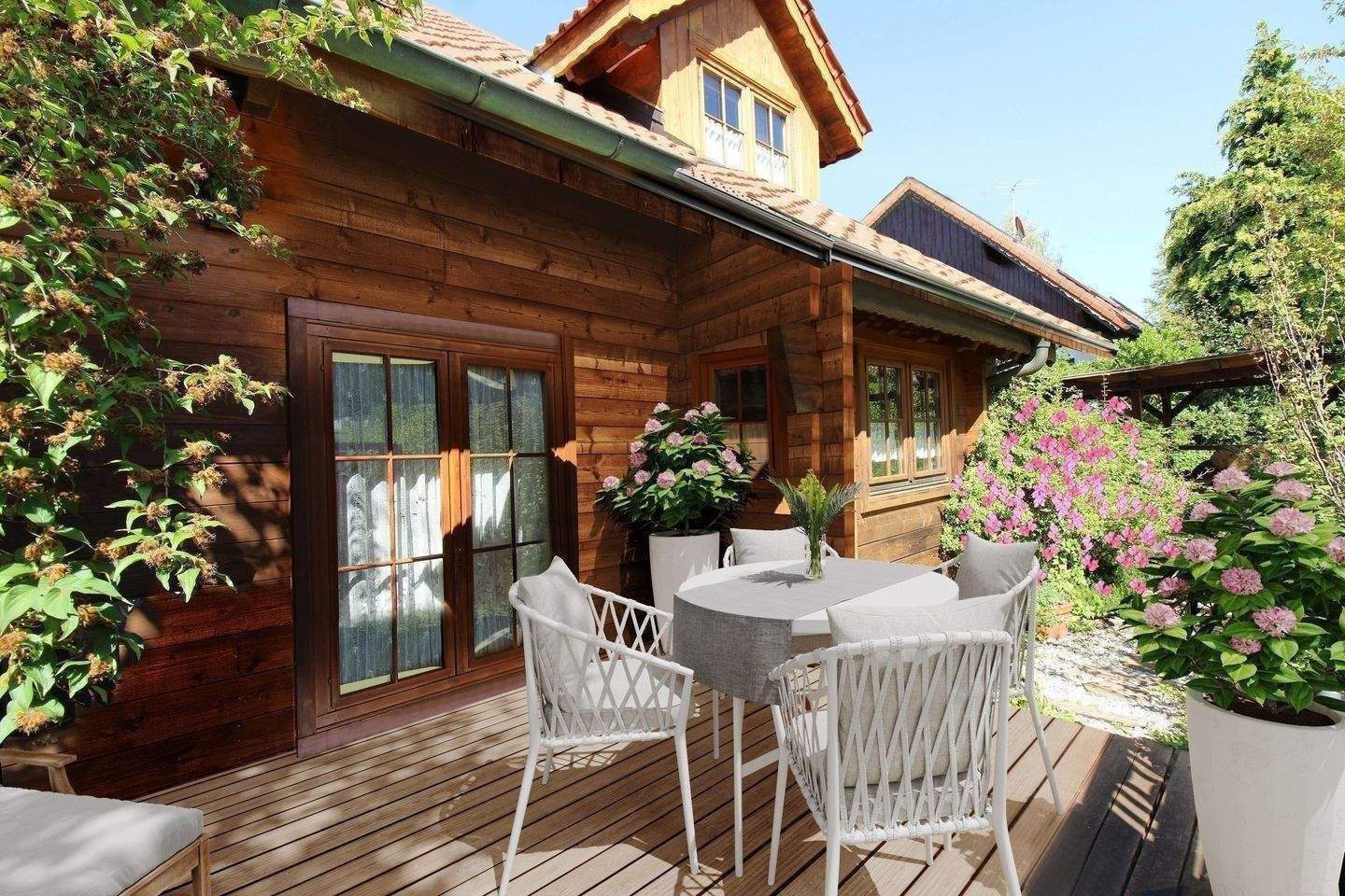 Gesundes Wohnen in hochwertigem Holzhaus mit ELW in massiver Blockbauweise in Fischach