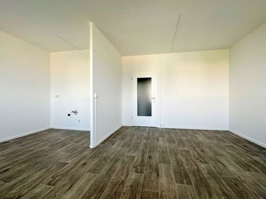 Chrieschwitz- Dein Kiez! Single-Apartment mit offener Küche und Balkon