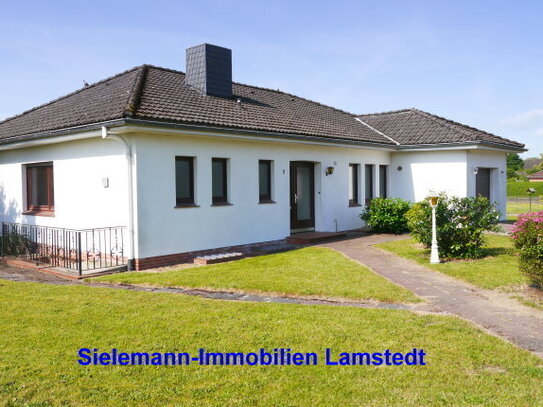 Bungalow mit ebenerdiger Wohnfläche, Terrasse, Garten, Teilkeller, Garage