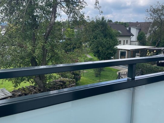 Gemütliche Neubauwohnung mit Balkon und Blick ins Grüne