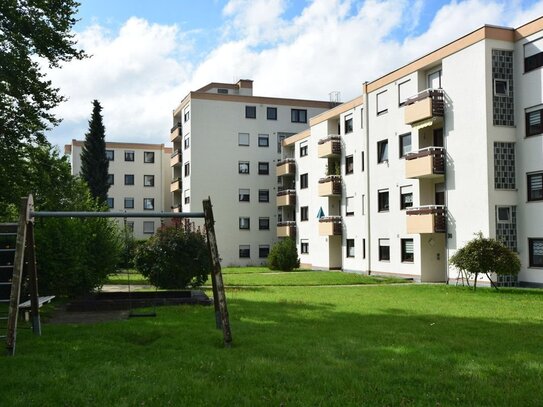 schöne 2-Zi.-Wohnung Aufzug, Balkon, Keller Tiefgarage