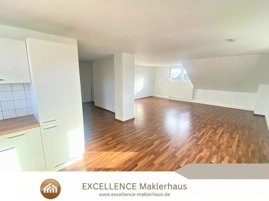 Moderne DG Wohnung im Herzen von Leipheim mit Einbauküche