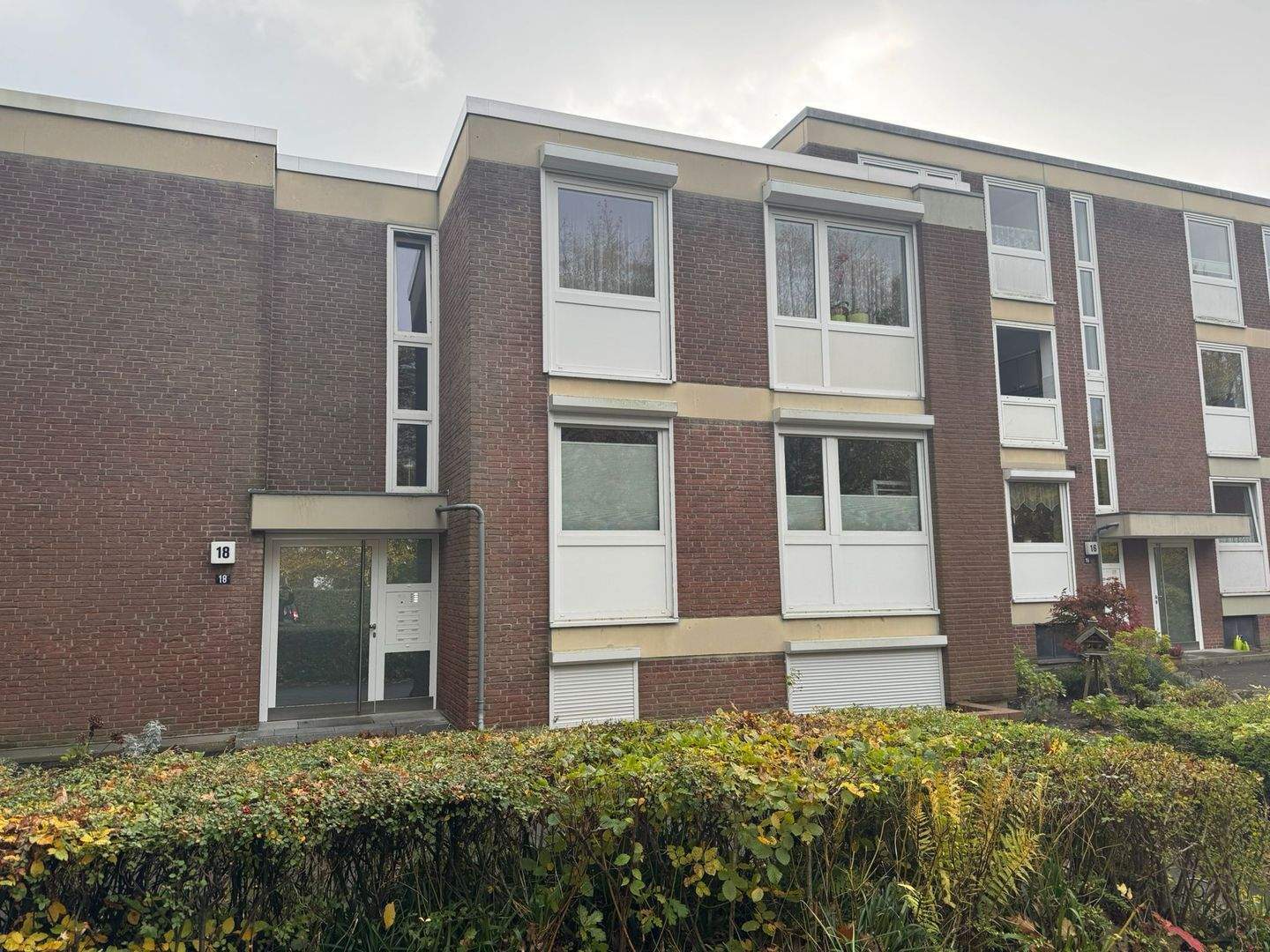 3 Zimmer, Küche, Balkon und Stellplatz - fehlt nur noch der Lieblingsmensch!