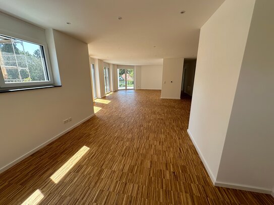 Neubau Hochparterre 3,5 Zi.Wohnung Top-Lage / Top-Ausstattung / mit Aufzug / Barrierefrei / PV inklusive und und und...