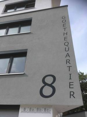 Neuwertige 2-Raum-Wohnung mit Terrasse und Einbauküche in Augsburg