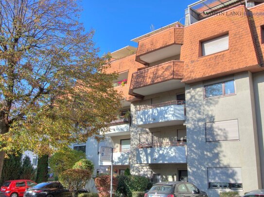 SCHÖNE WOHNUNG MIT BALKON UND TIEFGARAGE - ZENTRALE TOP LAGE NÄHE LANDRATSAMT