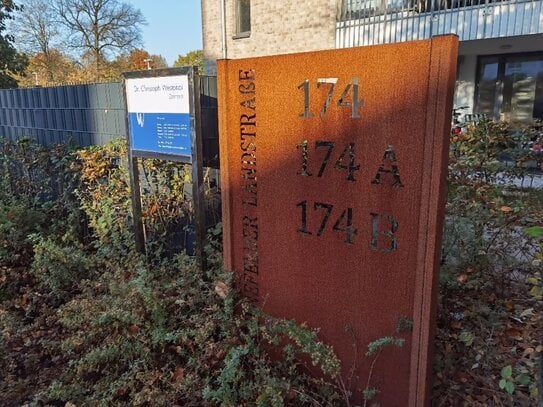 Barrierefreie 2-Zimmerwohnung (Neubaucharakter) mit schöner großer Loggia in den grünen Garten in Hamburg-Iserbrook