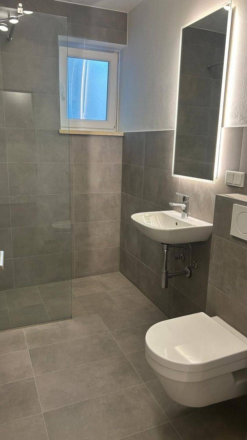 Große 4ZKB Erdgeschoßwohung