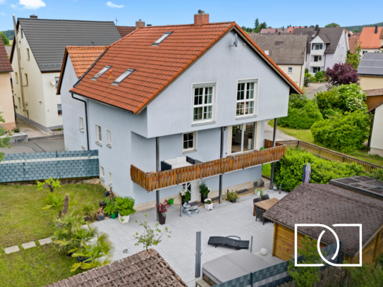 Hochwertig Renoviert! Modernes Zweifamilienhaus mit großer Terrasse in ruhiger Lage