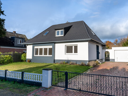 Traumhafter, renovierter Bungalow in Leer – Modernes Wohnen mit großzügigem Garten, Wintergarten und Garage