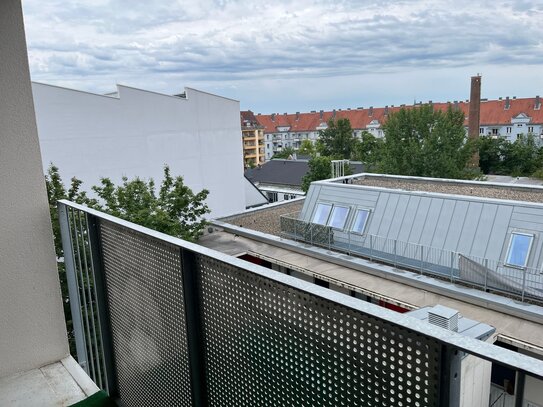 Offen gestaltete 2 Zi.-Maisonette-Wohnung mit Balkon und schönem Blick, 5. OG mit Aufzug, Stellplatz im Innenhof auf Wu…