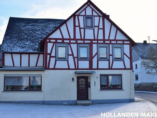 Haus mit großem Garten und Garage in Liesenich, Hunsrück