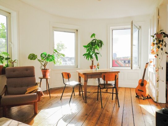 Zwischenmiete: Lichtdurchflutete Wohnung im Herzen von St. Pauli