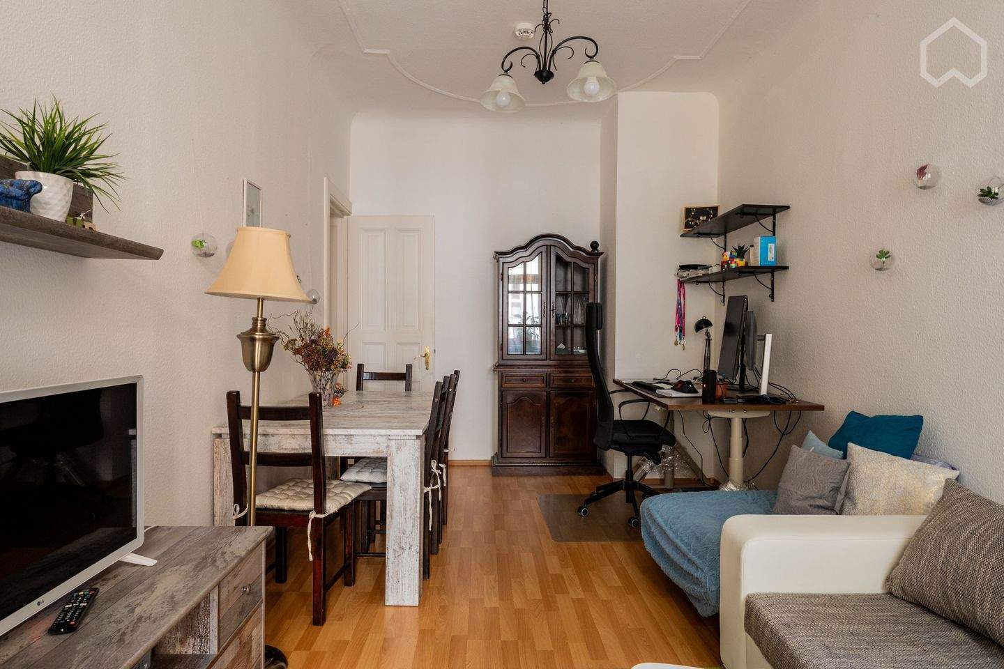 Schöne Wohnung mit Sonnenbalkon - Photo 1