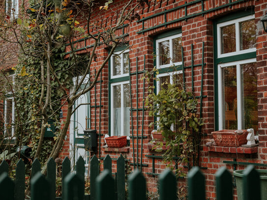 Ein wahres Schmuckstück in Sandesneben: Zauberhaftes Einfamilienhaus mit Einliegerwohnung zu kaufen