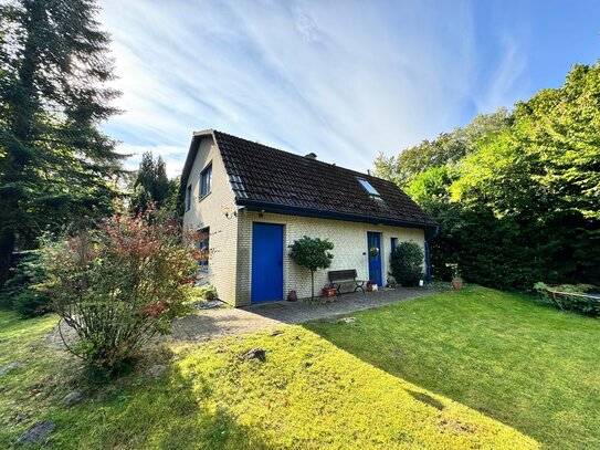 Einfamilienhaus mit Gästehaus für Naturliebhaber auf riesigen Parkgrundstück (Erbbaurecht)!!