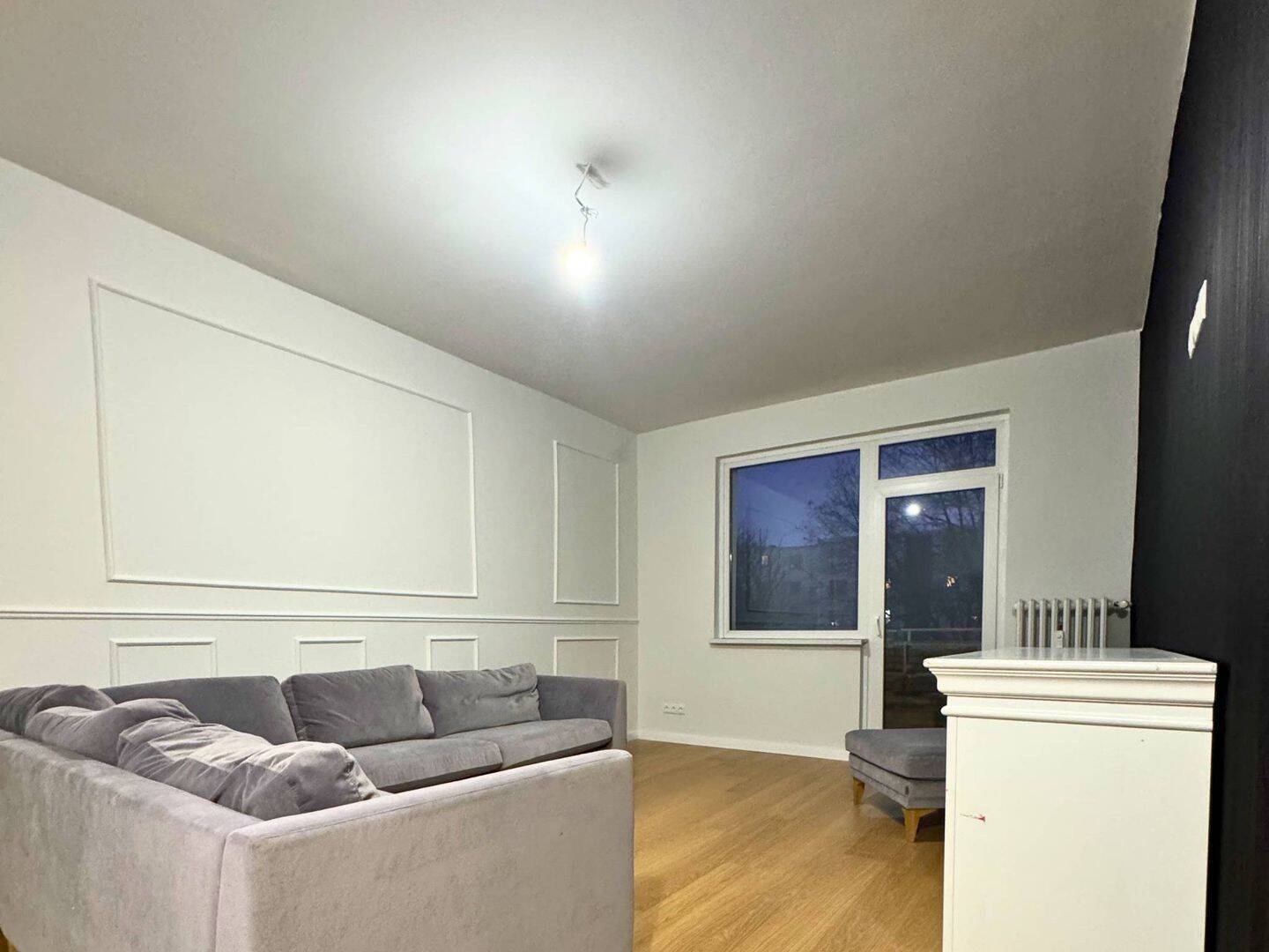 Modernisierte 2-Zimmer-Wohnung mit EBK, Wannenbad und geschmackvoller Möblierung in Berlin-Charlottenburg - Photo 1