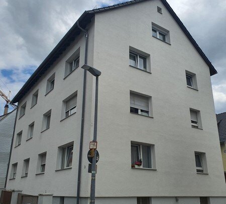 Modernisierte 2,5-Raum-Wohnung mit Balkon und Einbauküche in Göppingen / WG-Geeignet