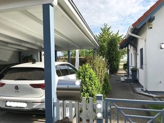 Schön geschnittenes Einfamilienhaus mit vielen tollen Extras in Randlage !