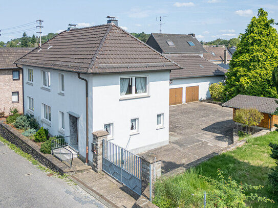 Sanierungsbedürftiges Einfamilienhaus in gefragter Lage von Königswinter-Heisterbacherrott!