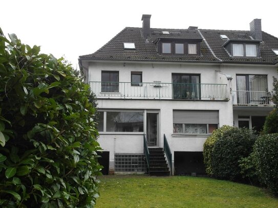 Interessantes Zweifamilienhaus in Köln-Rodenkirchen mit möbl. Wohnung im Erdgeschoß