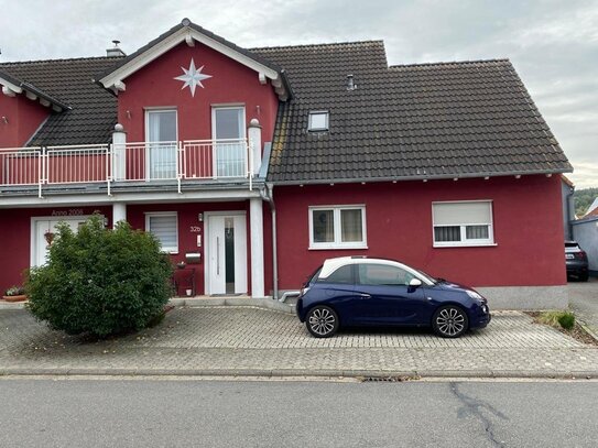 Traumhafte Terrassenwohnung in Erlenbach a.M. mit großem eigenen Garten!