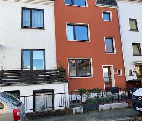 Provisionsfrei: Charmantes Mehrfamilienhaus für 3 Parteien in zentraler Lage - Sanierter Altbau vor 6 Jahren!