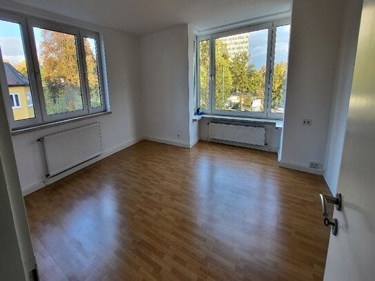 Renovierte 3 Zimmer Wohnung im mit sehr guter Verkehrsanbindung im Kasseler Vorderen Westen