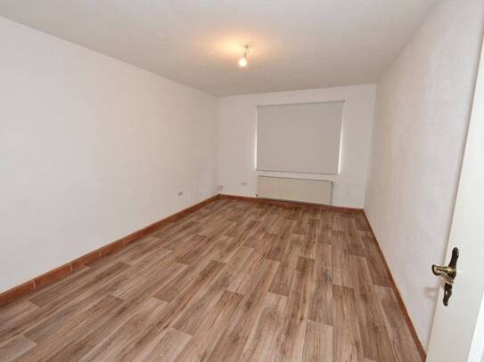 3-Zimmer-Wohnung mit Gartenanteil / Bitte nur schriftliche Anfragen stellen (siehe allgemeiner Hinweis)