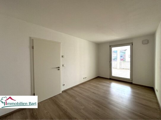 MERZIG: NEUWERTIGE 71 M² WOHNUNG MIT LOGGIA UND EINEM KFZ-STELLPLATZ !