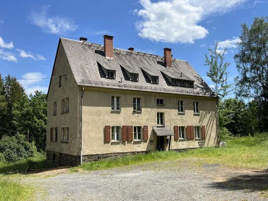 Adorf/Vogtland: Haus mit Stil und Ausblick in Top-Lage