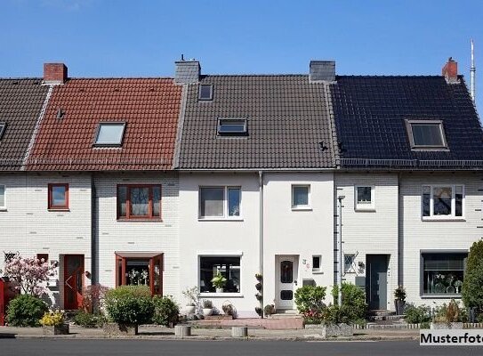 Einfamilien-Reihenmittelhaus mit Garage und Garten