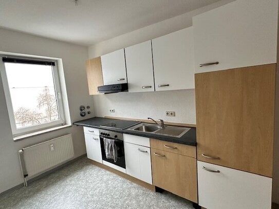 Stadtfeld- gemütliche 2 Zimmerwohnung im DG mit EBK!