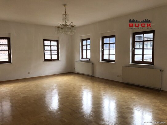 Geräumige 3,5-Zimmerwohnung mit Balkon in der Fußgängerzone!