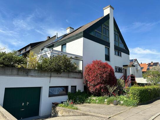 Gepflegte Doppelhaushälfte mit großer Terrasse u. Garten in familienfreundlicher Lage