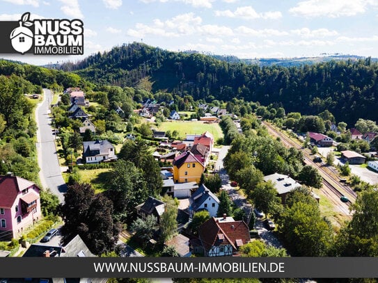 Schönes Einfamilienhaus mit Garage und Nebengelass in traumhafter Lage