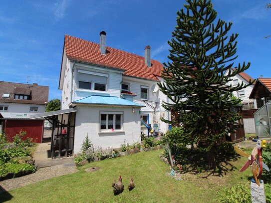 Gepflegtes freistehendes Wohnhaus mit idyllischem Garten