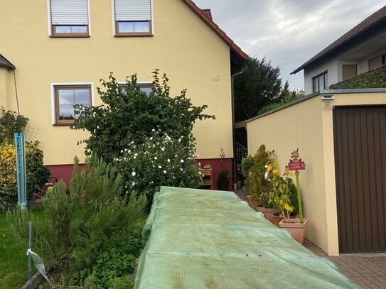 Tolle gepflegte Doppelhaushälfte mit Garage in Altendorf zu verkaufen