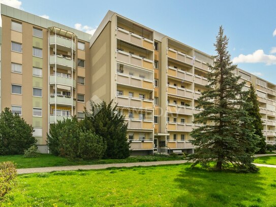 Geräumige und vielseitige 3-Zimmer-Wohnung mit Wintergarten, 2 Kellern und Aussicht