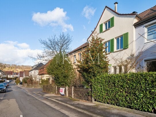 Renovierungsbedürftiges Reihenmittelhaus in Stuttgart-Feuerbach mit Ausbaupotenzial im Dachgeschoss