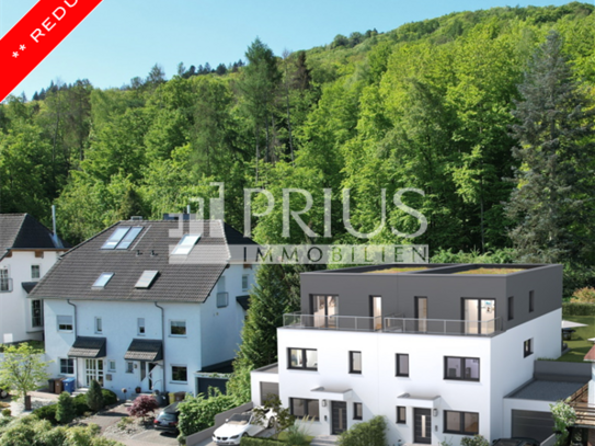 Neubau Doppelhaushälfte in Hanglage, direkt am Wald, mit Taunusblick