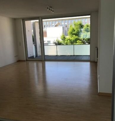 2-Zimmer-Wohnung mit Balkon, Einbauküche und Fahrstuhl