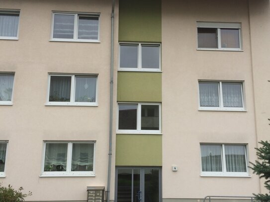 Ullendorf - Klipphausen, 3 Zimmer, Dachgeschosswohnung inklusive Einbauküche in ruhiger und grüner Wohnlage