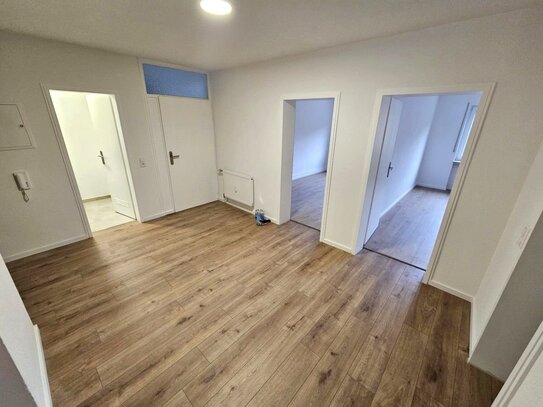 Erstbezug nach Renovierung - 3-Zimmer-Mietwohnung mit Balkon und Stellplatz