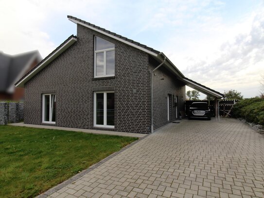 Ebenerdiges Wohnen in einem neuwertigen Wohnhaus in ruhiger ländlicher Lage mit unverbaubarem Blick ins Grüne