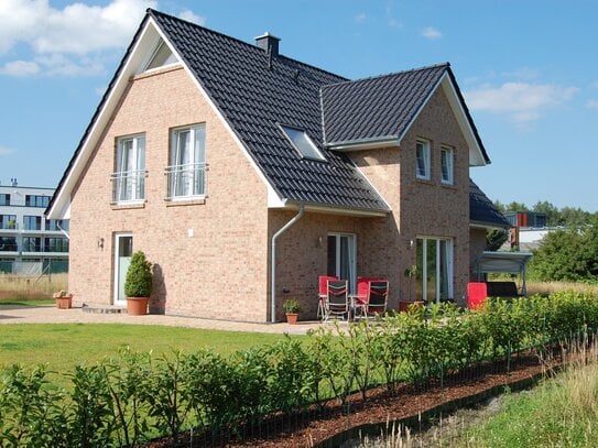 Energieeffizientes Landhaus mit Kapitänsgiebel in Detern