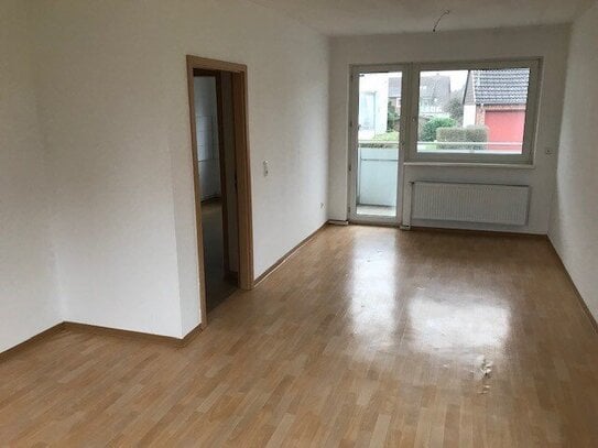 * NEUES JAHR - NEUES ZUHAUSE * Erdgeschosswohnung mit Balkon und Tageslichtbad